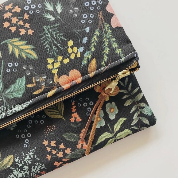 Rifle Fold Over Clutch - Picture 3 of 5